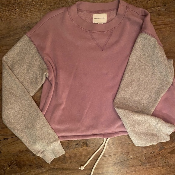 American Eagle Outfitters Tops - AE sweatshirt